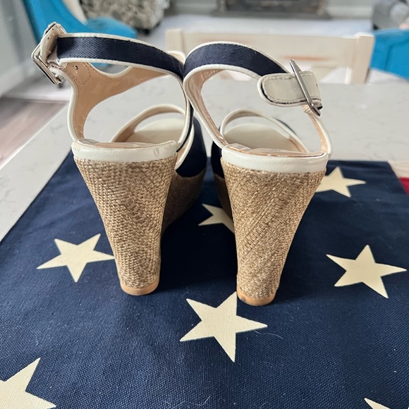 Navy and white wedge heels size 8 - Picture 3 of 4